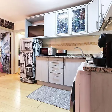 Downtown Traditional By Homing *