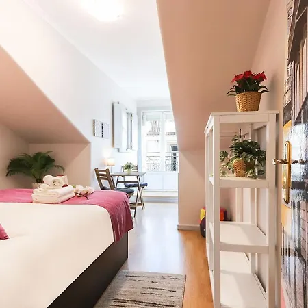 Downtown Traditional By Homing