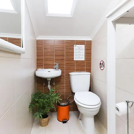 Apartman Downtown Traditional By Homing *